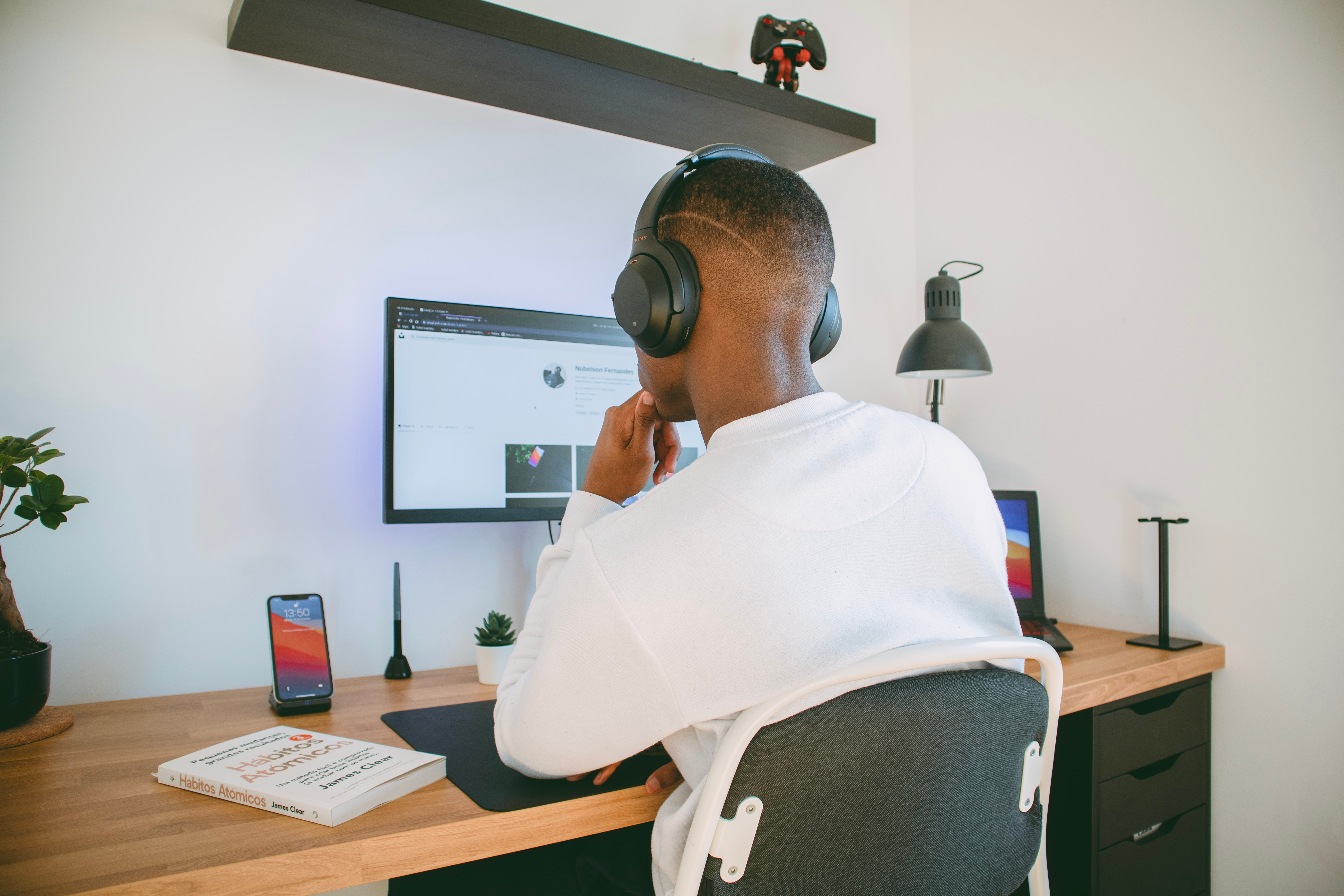  man working on laptop